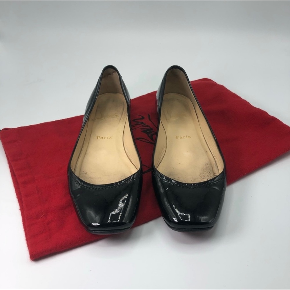 CHRISTIAN LOUBOUTIN Black Patent Ballet Flats size 38.5